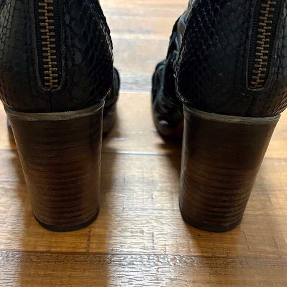 Black Freebird Bela Braided Ankle Peep Toe Huarache Booties Sz 8 - Picture 5 of 11